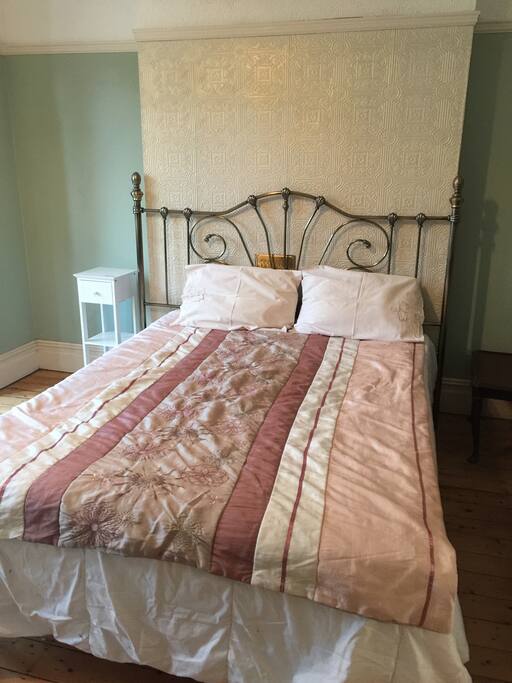 KINGSIZE memory foam soft mattress