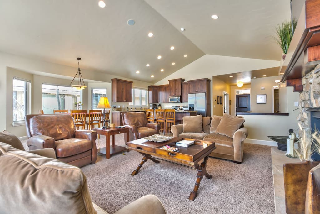 Utah Lodging / TR 66 / Main Level / Living