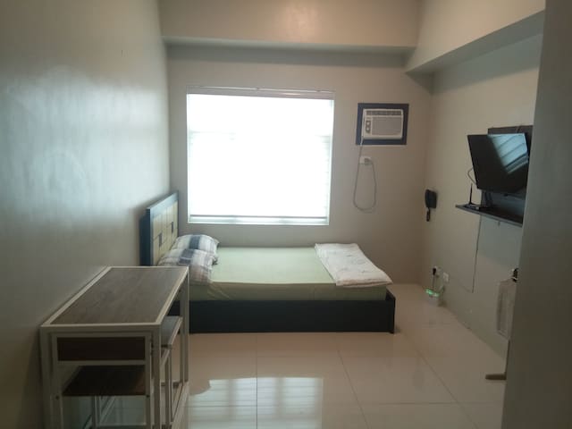Japanese Managed Condo (F) Beside Vito Cruz LRT