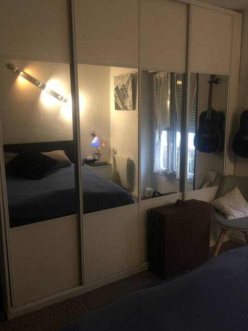 Mirror bedroom