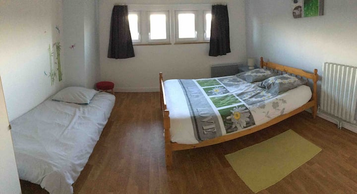 2階のベッドルーム 