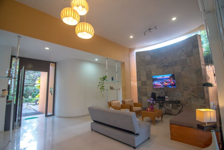 CarHome Renta Autos managed Airbnb listing 1