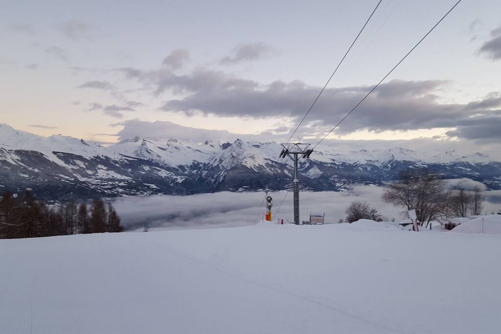 Piste de ski au pied du chalet