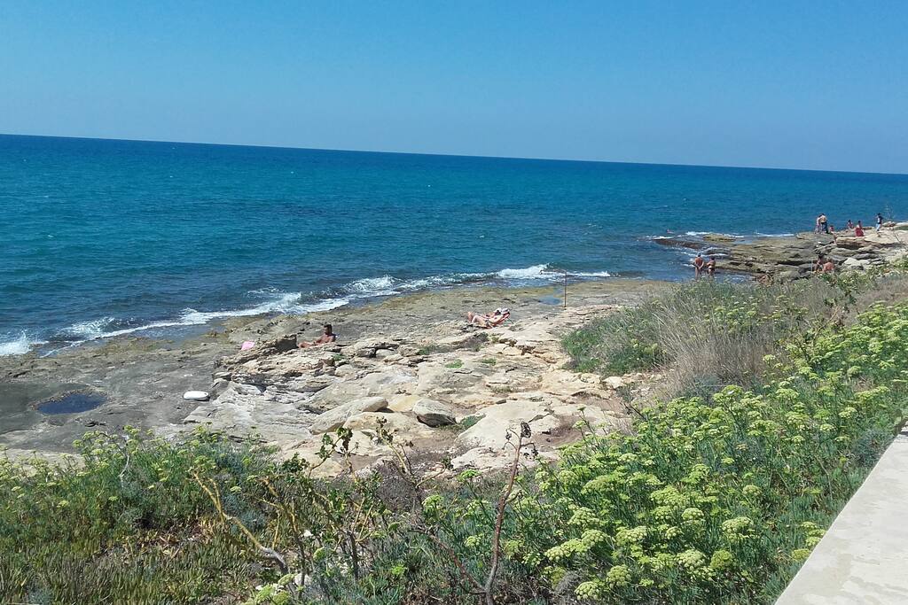 scogliera a 6 mt da casa