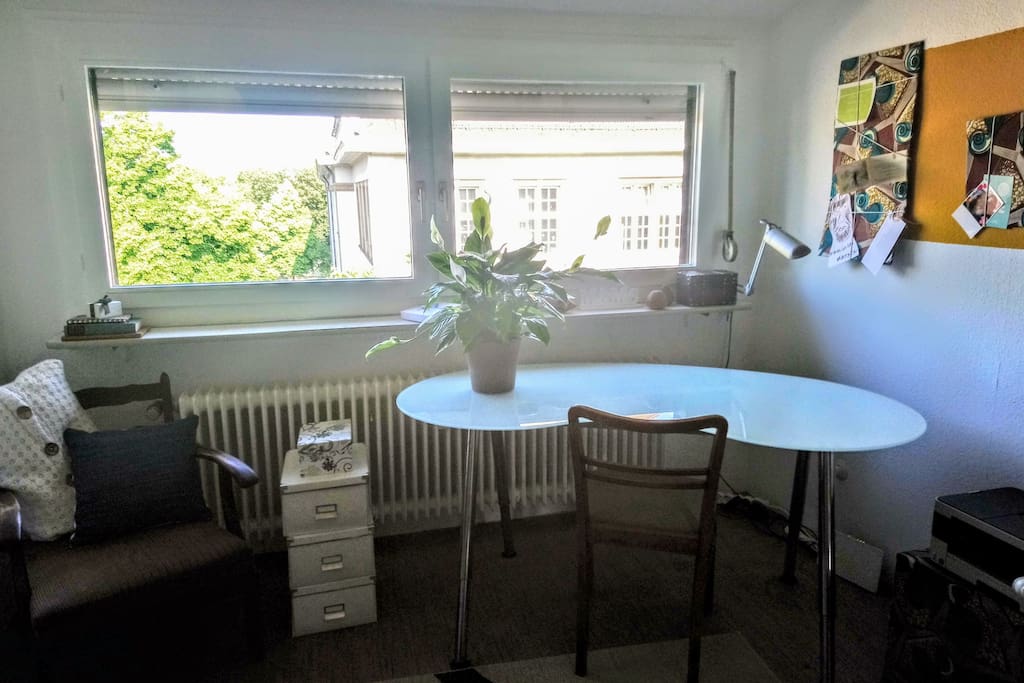 Desk / working area