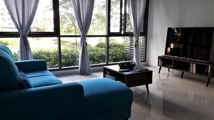 Resort-like Home With Pool And Garden View - Iskandar Puteri