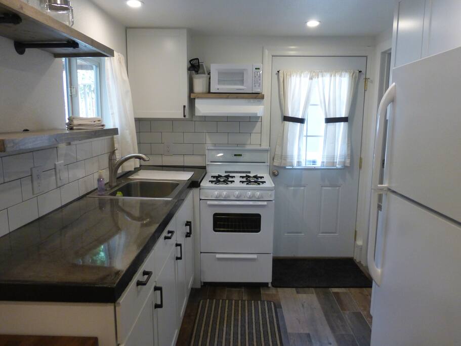 Gas oven and stove along with microwave
