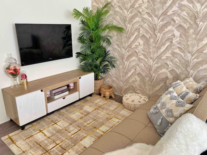Very Chic And Comfy Suite W/ High Speed Internet - Calamba
