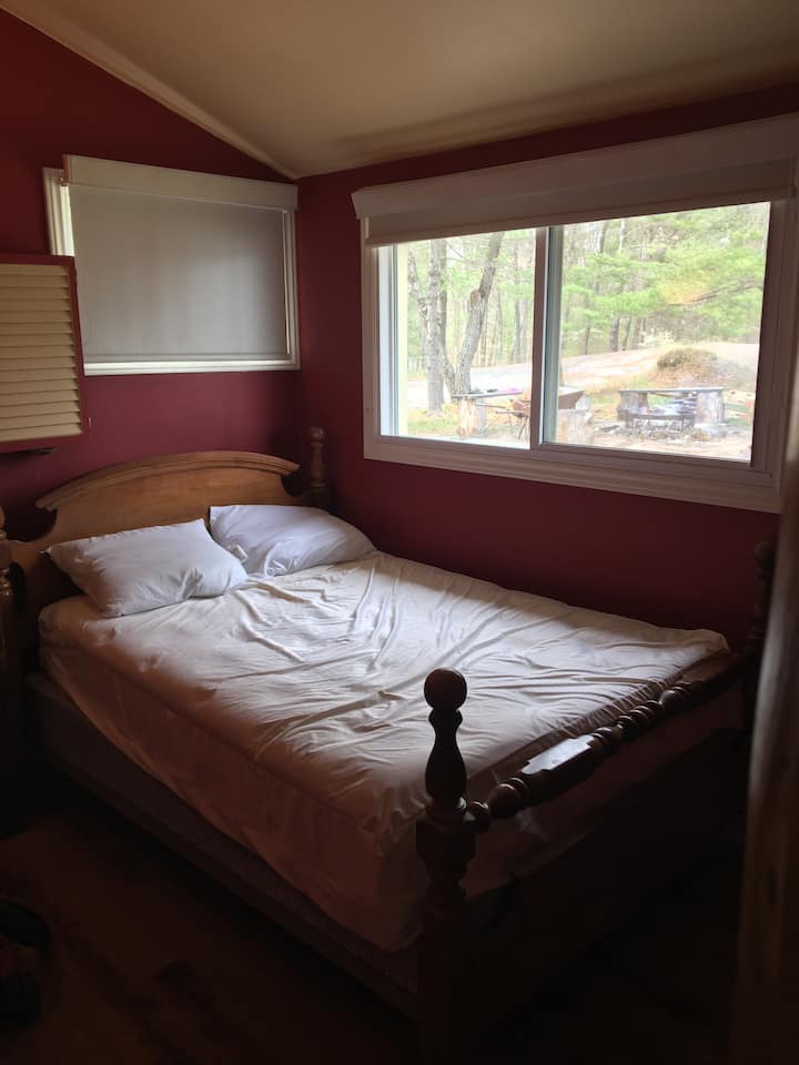 เตียงควีนไซส์ (Queen Bed 