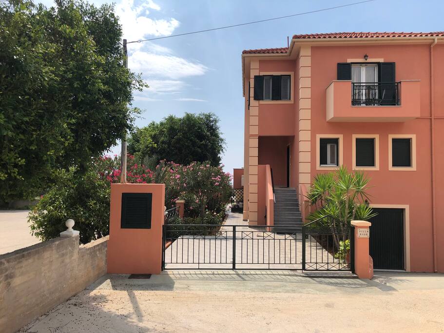 Villa Rose and Apartment
