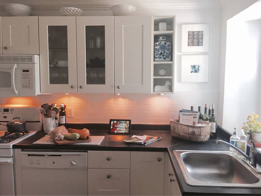 Inspired by a Kitchen in Southern France - this kitchen offers an experience of modern, simple and cozy... perfect for the right blend of coffee or tea in the morning or at night.