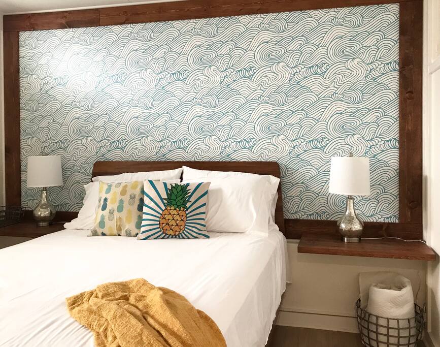 Makai Bedroom with A/C (Queen bed)