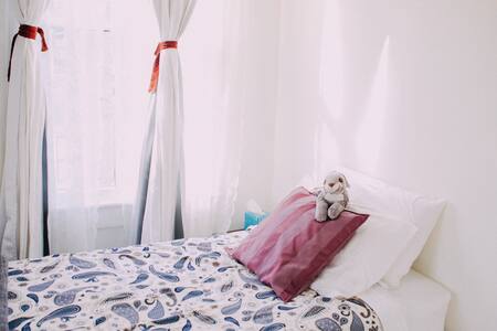 Screen Writer's Nook w/Private Porch @ the 2CV!