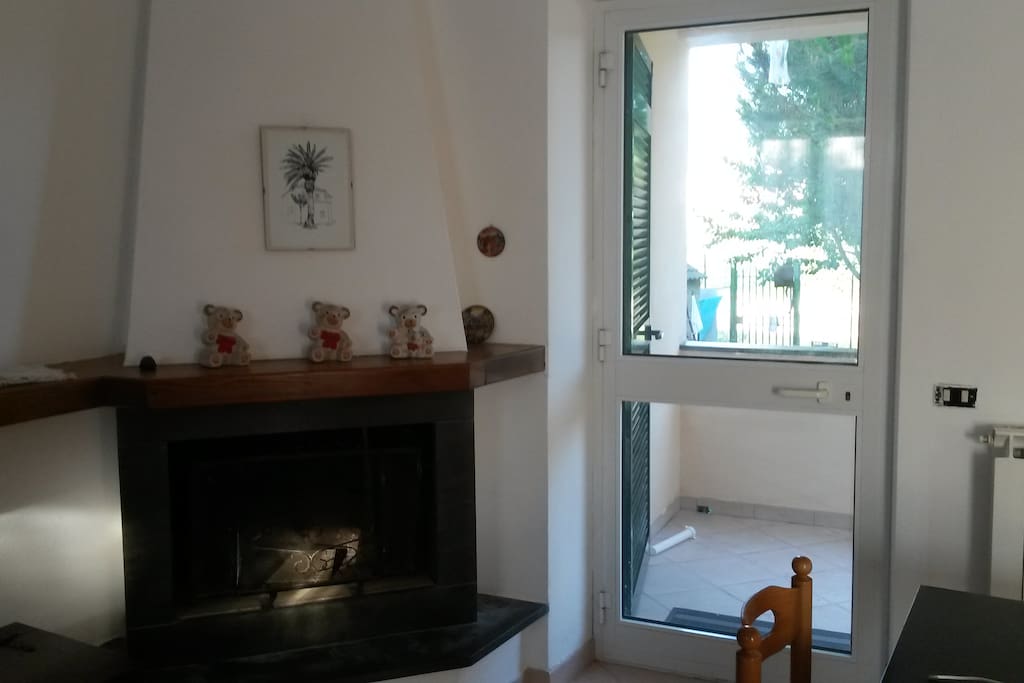 sala con caminetto