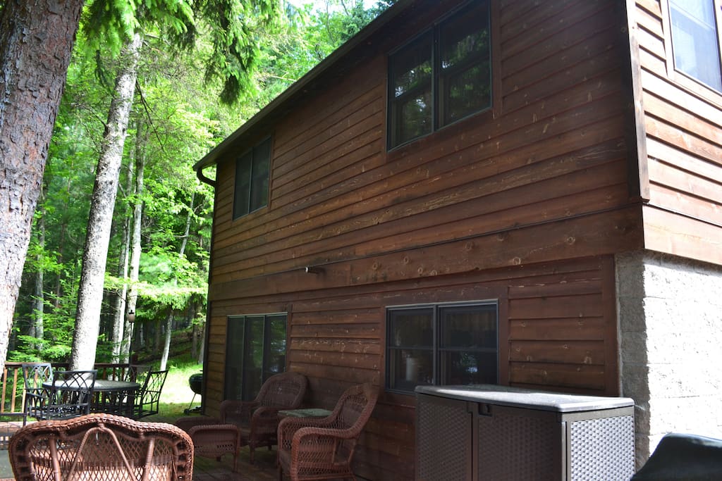 Deck & Exterior