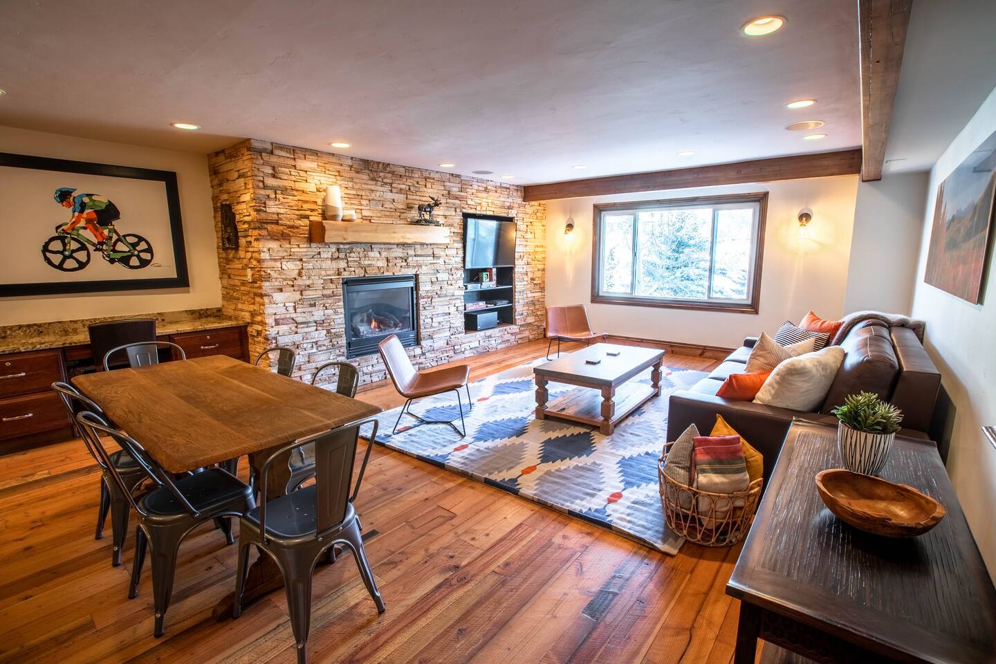 Prime location- remodeled