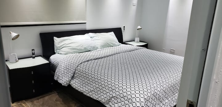 master bedroom #1 / king size bed //// habitacion master #1 / cama king