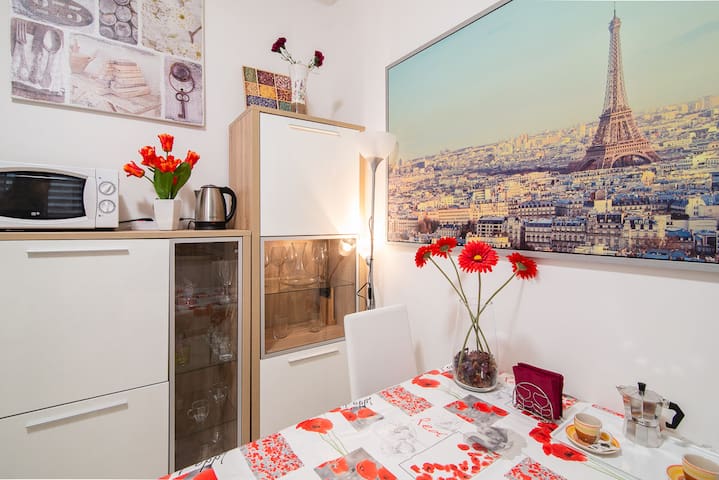 CITY CENTER: Fully equipped & renovated apartment