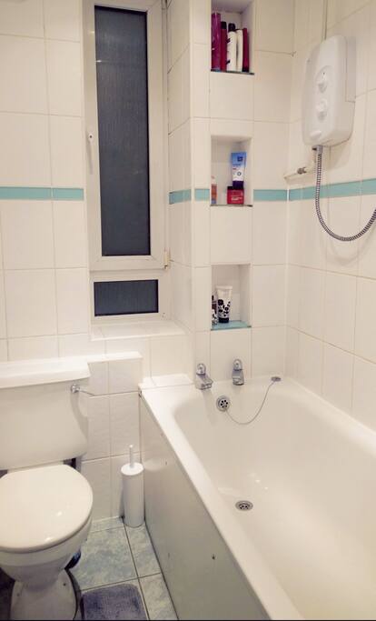 Bathroom always clean, extra towels.