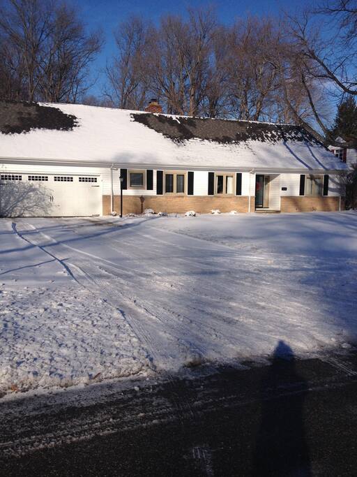 Quite street less than a mile walk from beach & parks