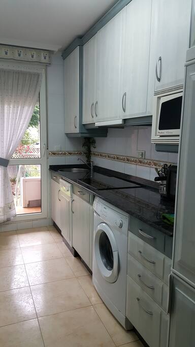 cocina equipada,horno,lavaplatos,lavadora