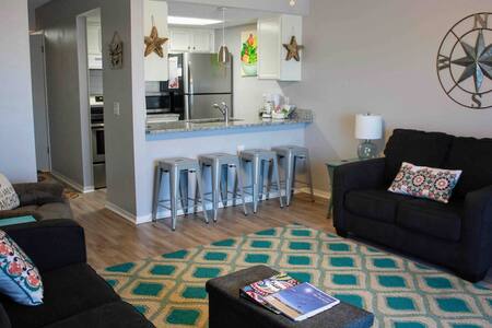 No Cleaning Fee! Minutes Walk Everywhere, CB Condo