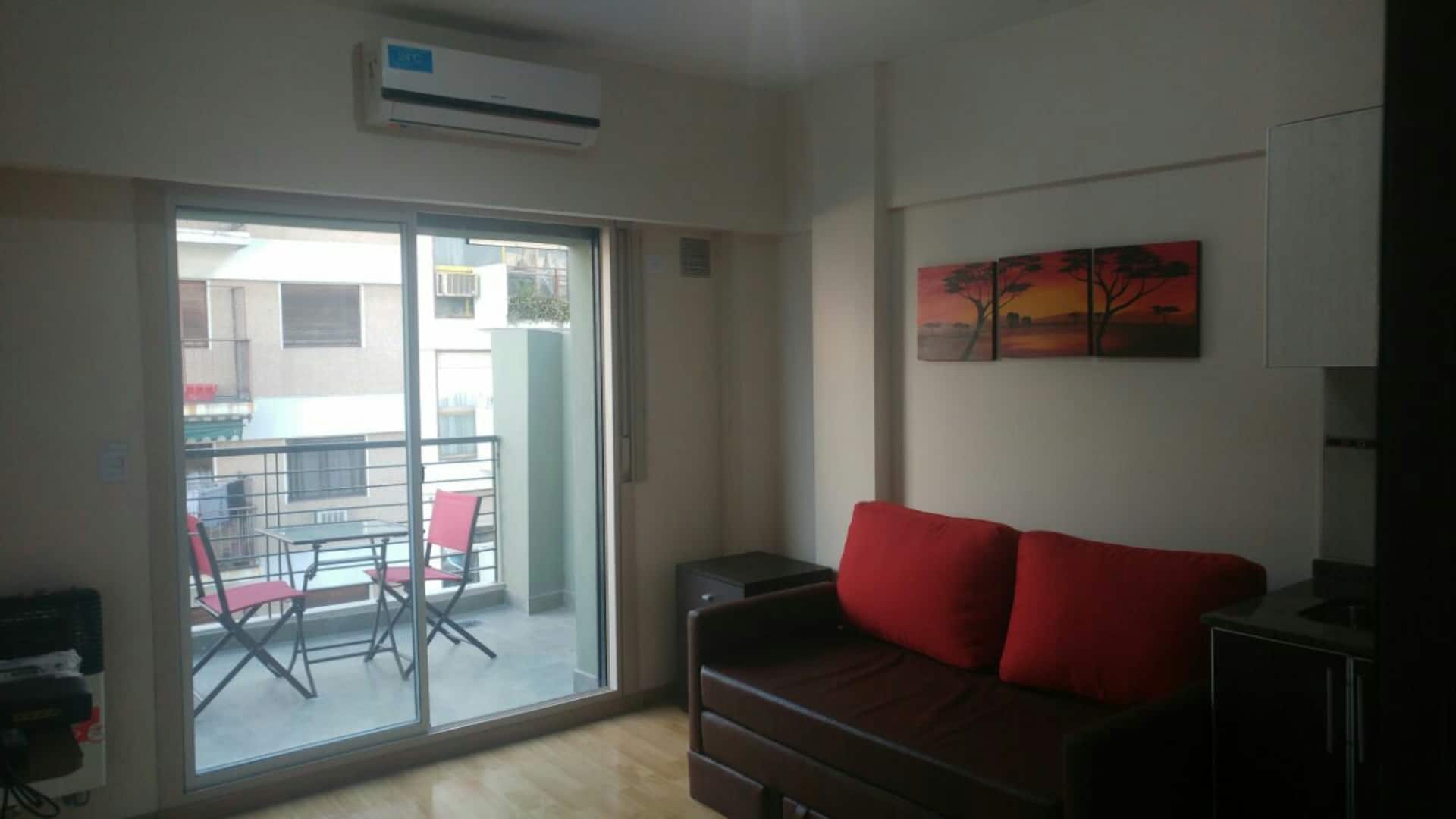 Kitnet com terraço a 50 metros do Hospital Italiano em Almagro