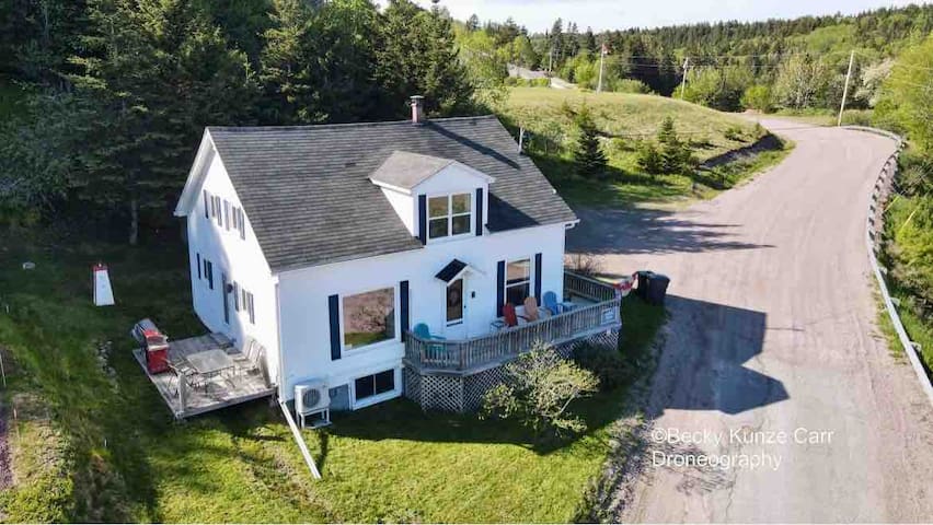 Sea Breeze Cottage- Cave View Cottages