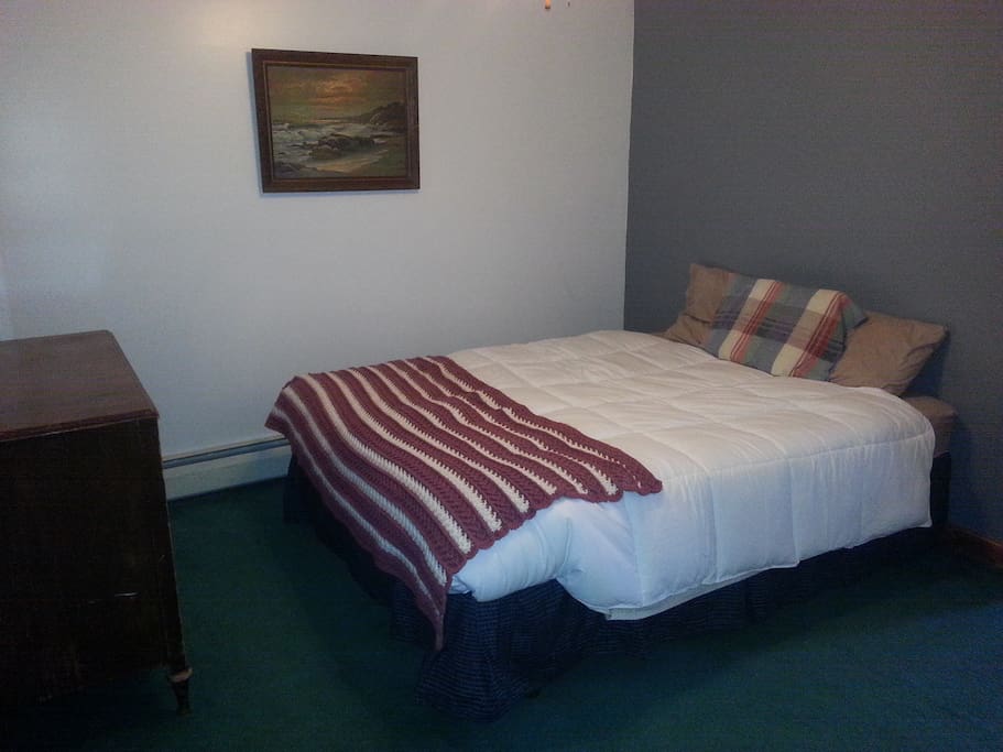 Queen Bedroom
