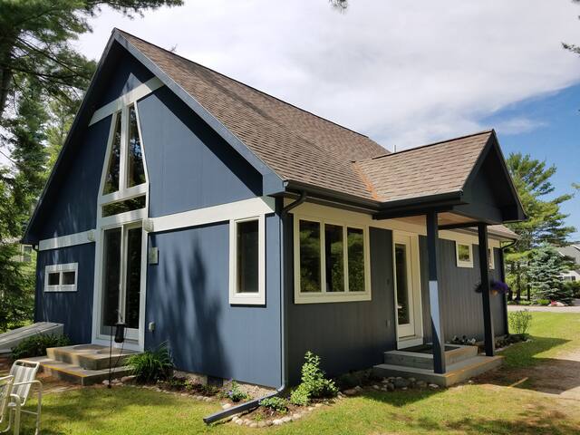 Airbnb Suttons Bay Vacation Rentals Places To Stay Michigan
