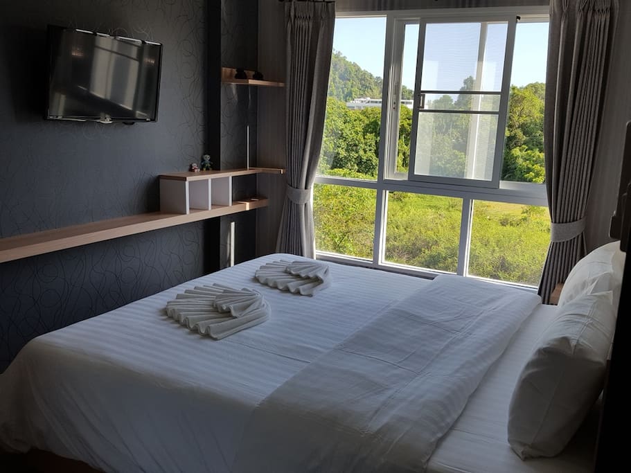 King Size Bed -1