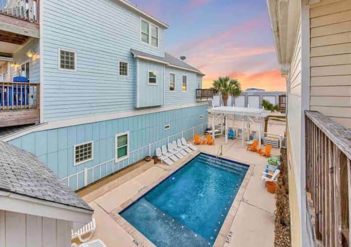 Spacious Home 2 Living Spaces, Beach, And Pool - Port Aransas, TX