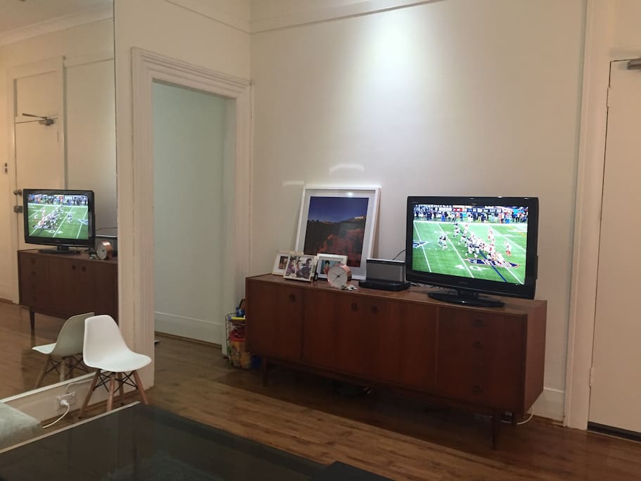 Tv area, with a DVD player, lots of films on DVD you can watch, a Bose speaker you can wirelessly connect to the music on your phone or laptop using Bluetooth