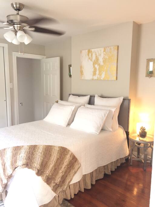 Comfortable queen bed.