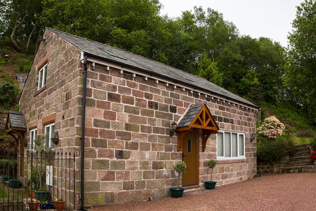 The Cheshire Coach House Cottages for Rent in Frodsham, Cheshire