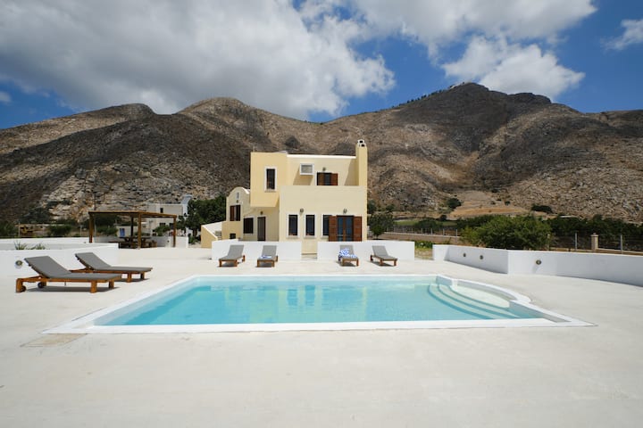 Private Villa Evgenia Close To The Beach Perissa - 산토리니 섬