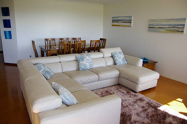 Bayside Beach House Busselton WA gallery image 3