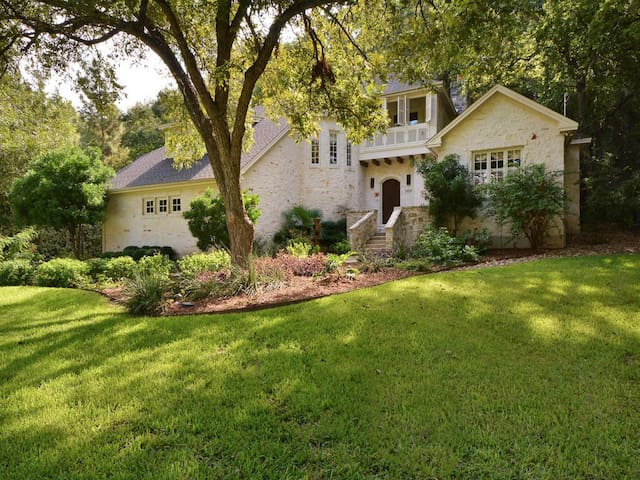 Rivercrest Oasis with Private Dock, Pool & Hot Tub