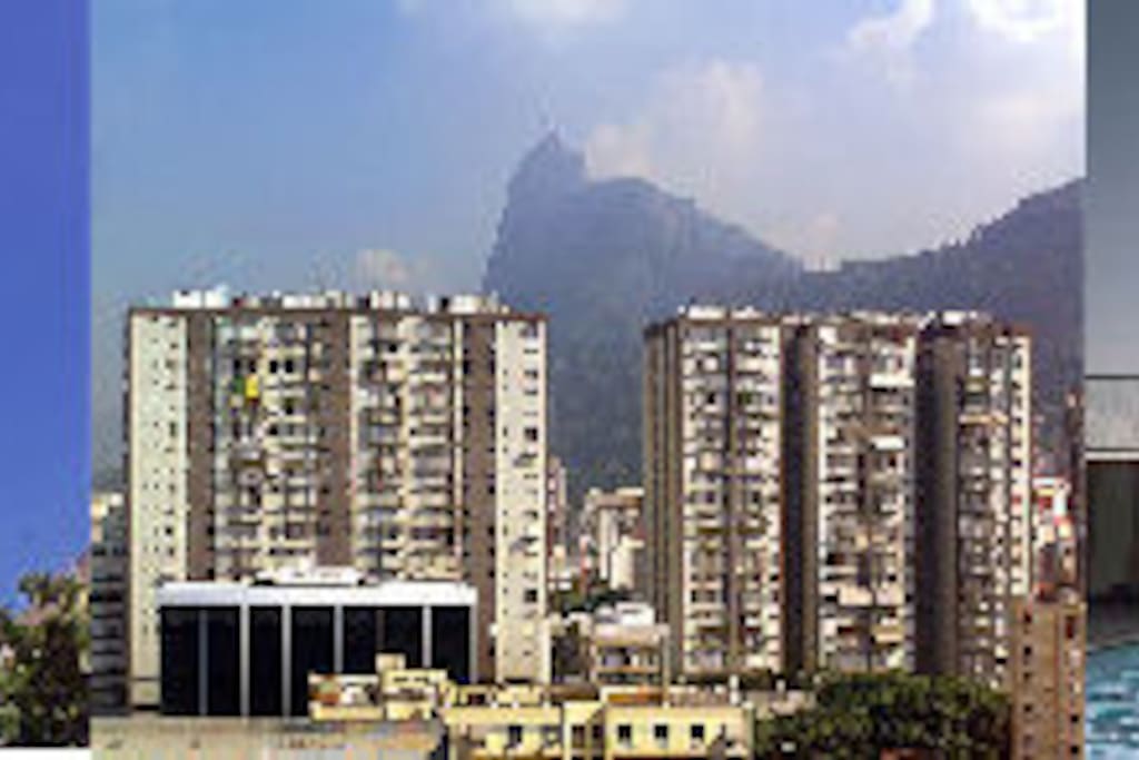A belíssima vista do corcovado da área comum é de tirar o fôlego!