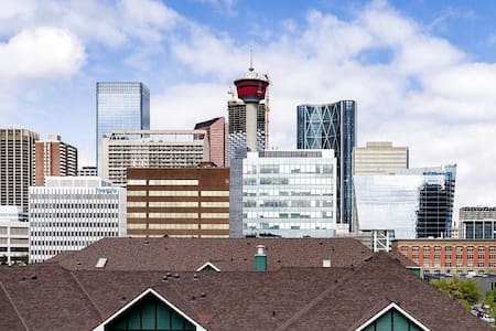 BEST VIEW AND LOCATION DOWNTOWN!! NEWLY RENOVATED!