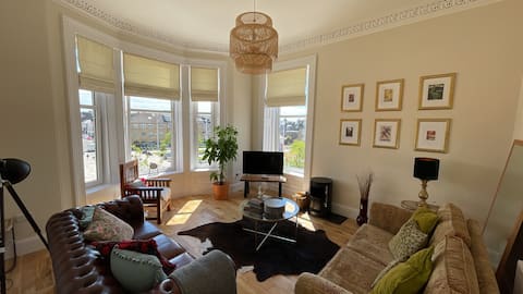 Beautiful 2 Bed Apartment in Wonderful Location!