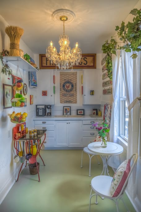 1-Bedroom Suite Kitchenette