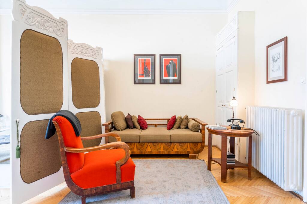Boudoir with art deco day bed