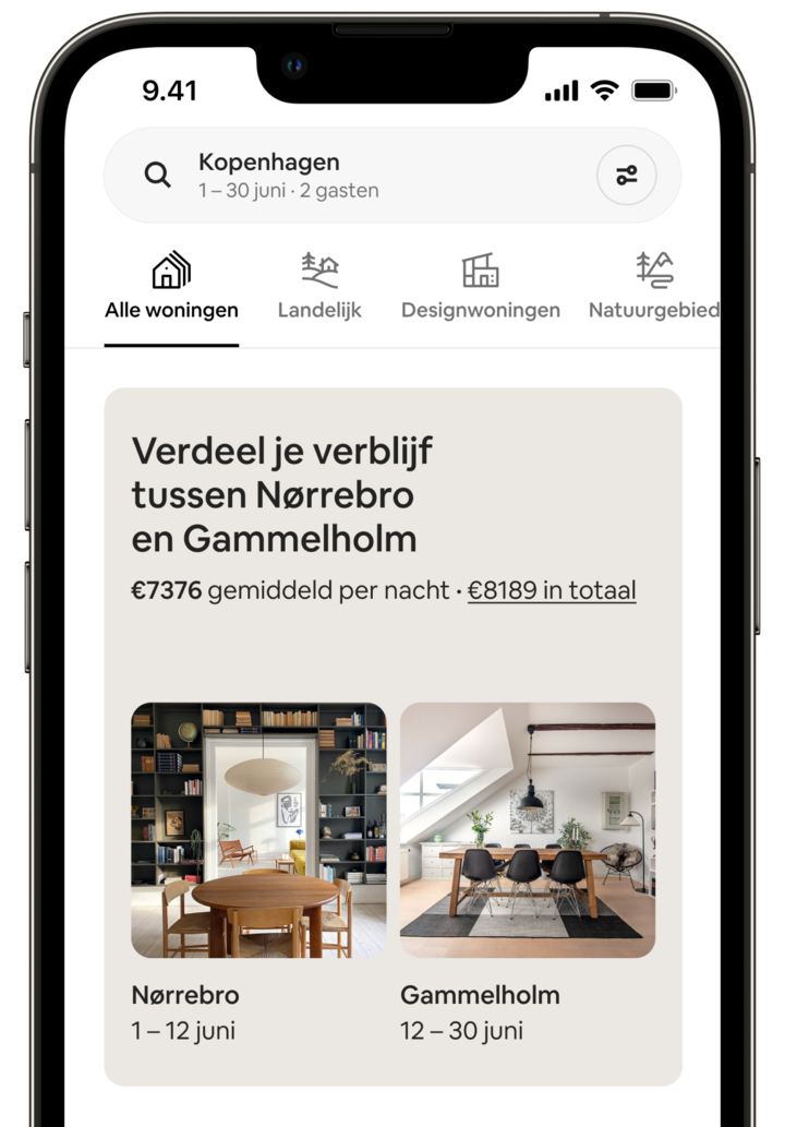 Het scherm van een mobiele telefoon met daarop een opgesplitst verblijf. Op het scherm staat 'Verdeel je verblijf over Nørrebro en Gammelholm' plus de prijs voor de reis. Daaronder staan twee foto's van de woningen. Op de Nørrebro-foto staat een eetkamer met een grote boekenkast tegen een donkergrijze muur en een moderne lamp boven de tafel. Op de Gammelholm-foto staat ook een eetkamer, maar dan verlicht door een groot dakraam. Bij elke foto staan datums waaruit blijkt dat de gast eerst 12 dagen in Nørrebro doorbrengt en daarna nog 18 dagen in de woning in Gammelholm.