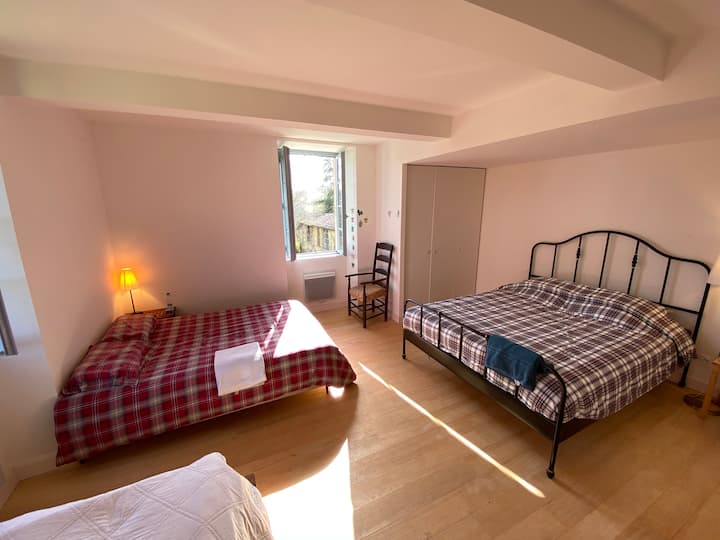 Bedroom n°3 (5 people on bed bases + two mattresses 1 place to put on the floor), with new queen-size bed, a double bed and a single bed.