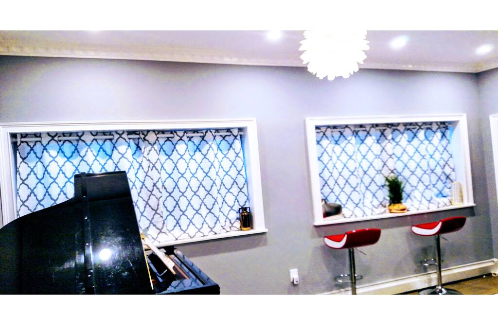 BIG windows and gorgeous view from our living room. Clean and awesome.