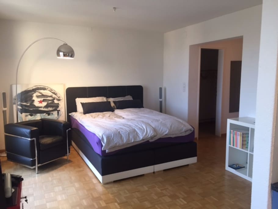 Haupzimmer des Studios
