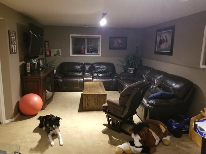 Family Oriented Home Close To Amenities Double Bed - Red Deer