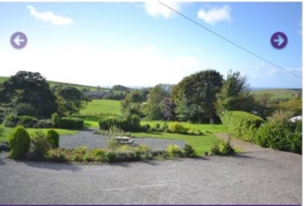 Communal grounds, space to wander, rest and enjoy the peace. Outdoor seating, used for BBQ, alfresco lunch, cool wine in the evening sun