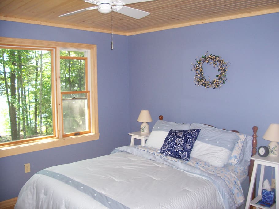 Blue Bedroom overlooking Lake
